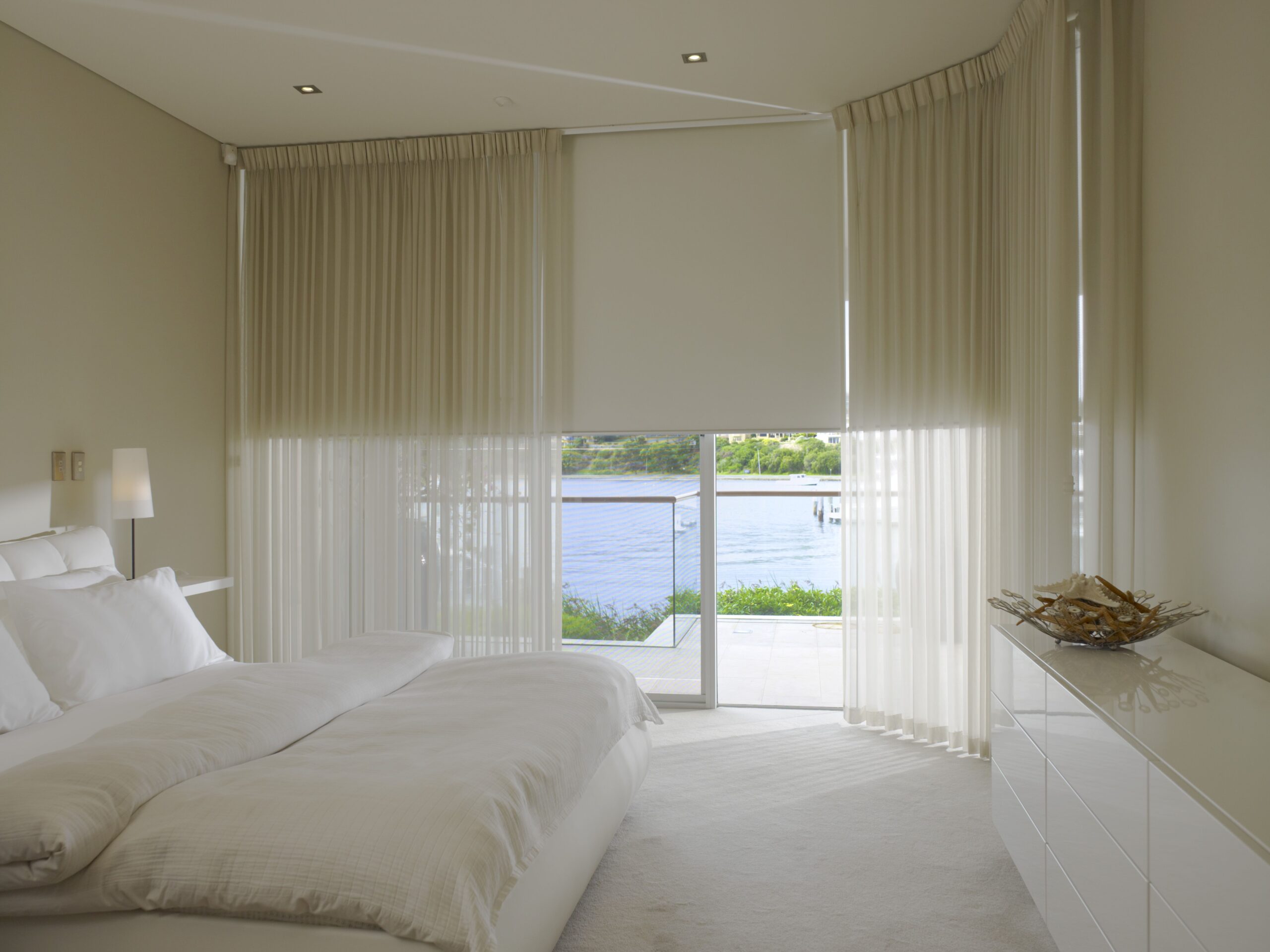 Roller Blinds In Dubai